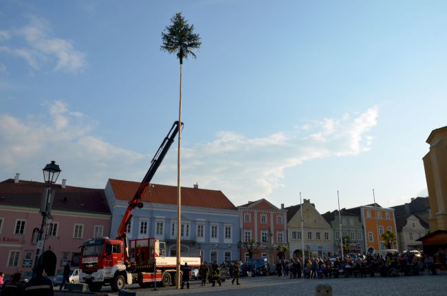 Foto 4, 09.05.2019, Maibaum aufstellen 2019 Foto 4, 09.05.2019, Maibaum aufstellen 2019