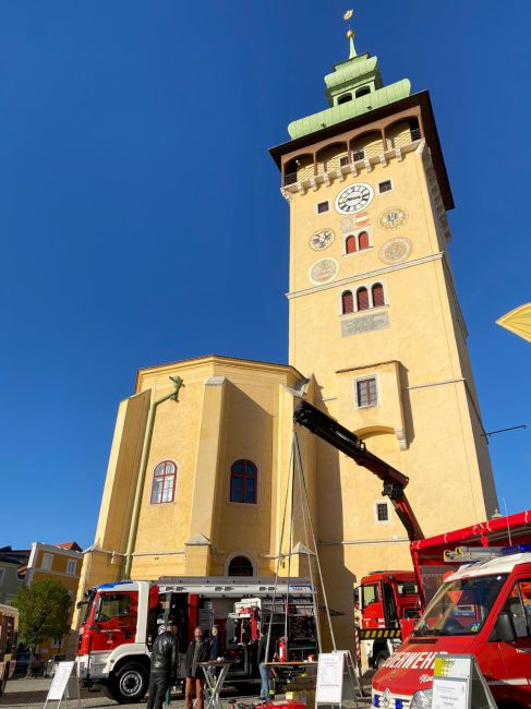 Foto 4, 25.10.2021, Sicherheitstag 2021 - Feuerwehren des Unterabschnittes präsentierten sich am Retzer Hauptplatz Foto 4, 25.10.2021, Sicherheitstag 2021 - Feuerwehren des Unterabschnittes präsentierten sich am Retzer Hauptplatz