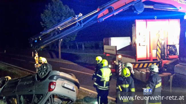 Foto 5, 14.09.2017, Technischer Einsatz - Fahrzeugbergung nach Verkehrsunfall Foto 5, 14.09.2017, Technischer Einsatz - Fahrzeugbergung nach Verkehrsunfall