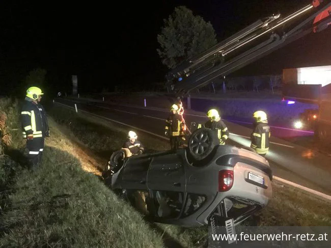 Foto 6, 14.09.2017, Technischer Einsatz - Fahrzeugbergung nach Verkehrsunfall Foto 6, 14.09.2017, Technischer Einsatz - Fahrzeugbergung nach Verkehrsunfall
