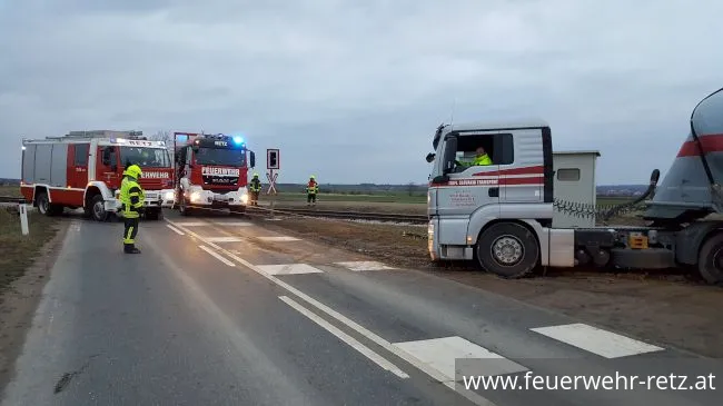 Foto 4, 07.12.2017, Technischer Einsatz - LKW-Bergung 
