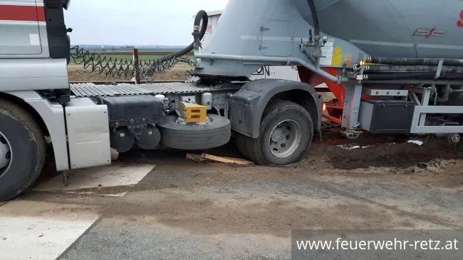 Foto 5, 07.12.2017, Technischer Einsatz - LKW-Bergung 