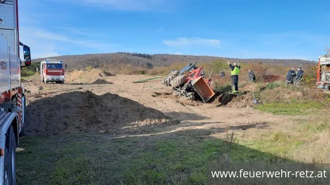 Foto 4, 13.11.2022, Technischer Einsatz - Traktorbergung