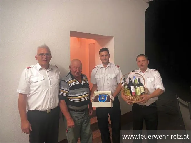 Foto 1, 17.08.2022, Kommando gratulierte zum 75. Geburtstag von EOBI Franz Schnabl