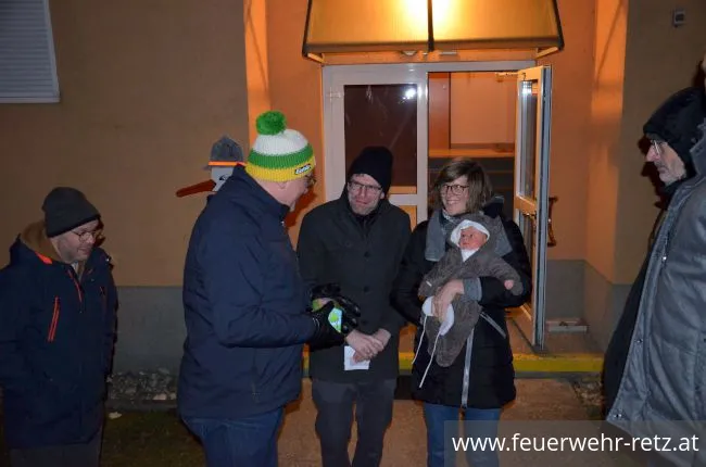 Foto 1, 06.03.2023, Der Feuerwehr - Storch ist gelandet