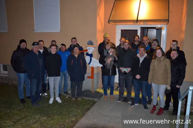 Foto 2, 06.03.2023, Der Feuerwehr - Storch ist gelandet
