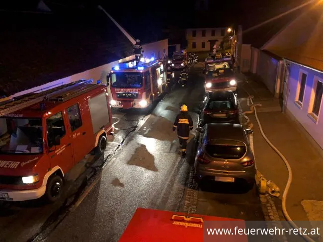 Foto 9, 26.03.2023, Brandeinsatz - Wohngebäude in Vollbrand