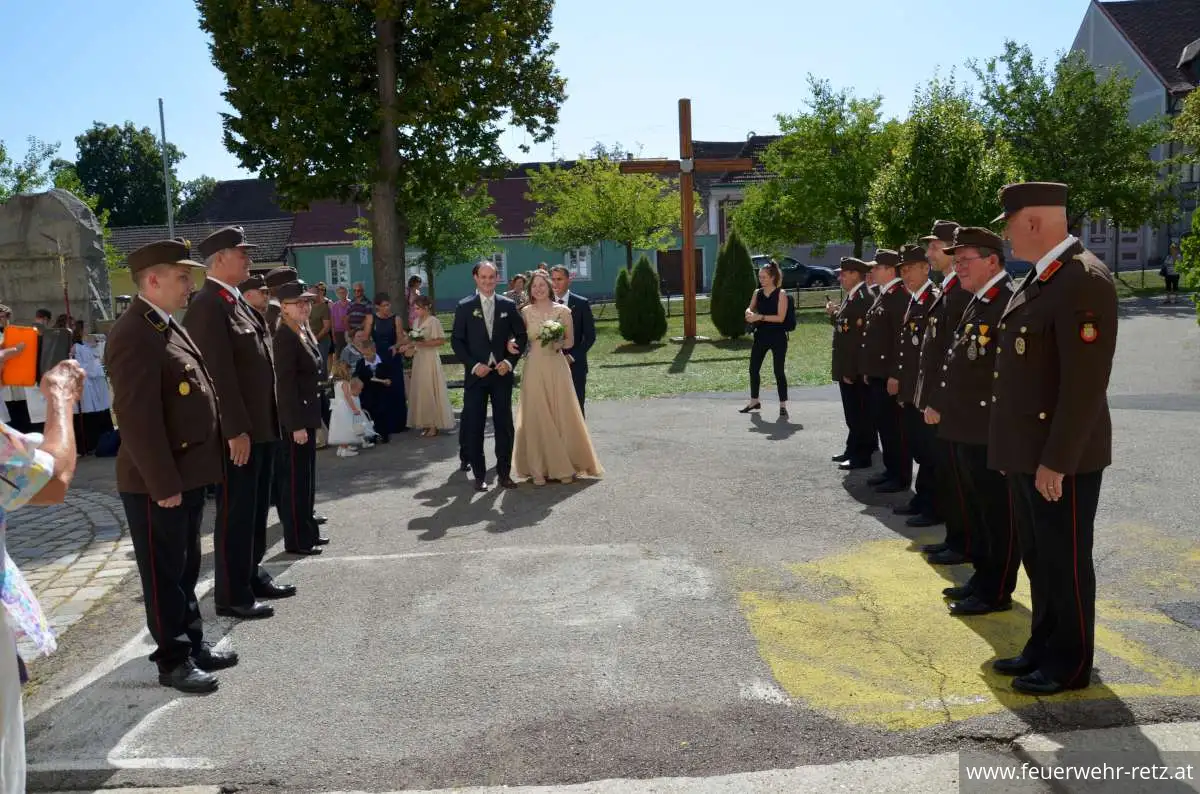 Foto 1, 12.09.2023, Feuerwehrhochzeit - Löschmeister Klaus Wiklicky hat geheiratet