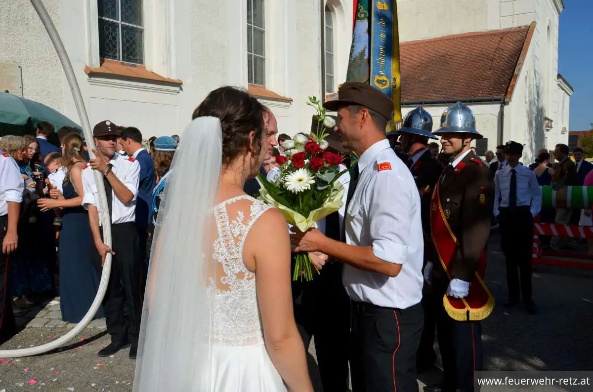 Foto 5, 12.09.2023, Feuerwehrhochzeit - Löschmeister Klaus Wiklicky hat geheiratet
