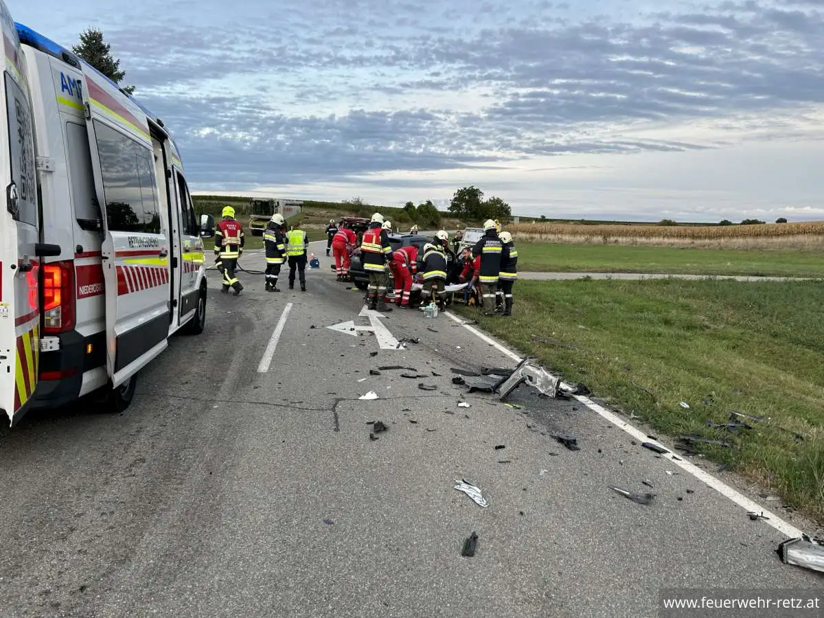 Foto 3, 26.09.2023, Einsatzreiches Wochenende - Weinlesefest und 2 Verkehrsunfälle