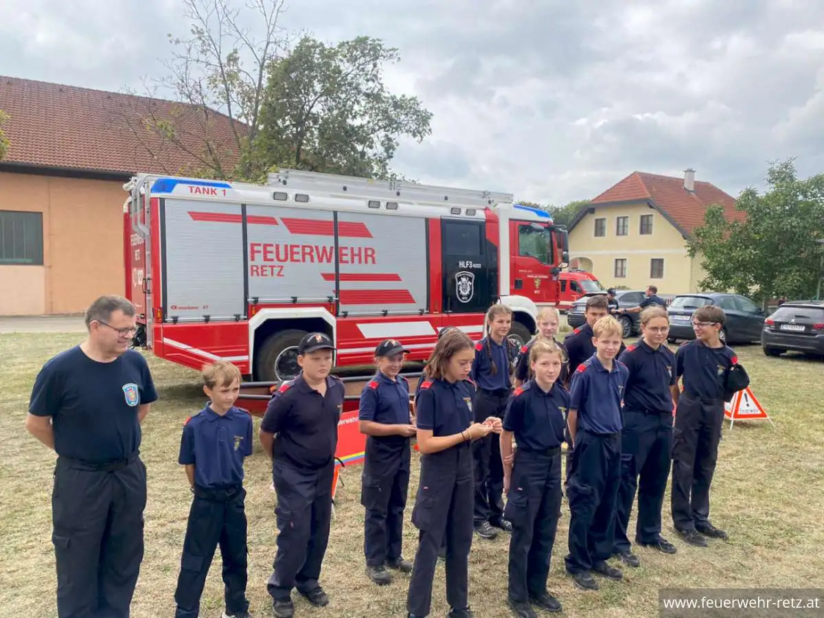 Foto 10, 03.10.2023, Erlebniswandertag der Feuerwehrjugend in Retz - 250 Kinder und Jugendliche beim Fertigkeitsabzeichen 