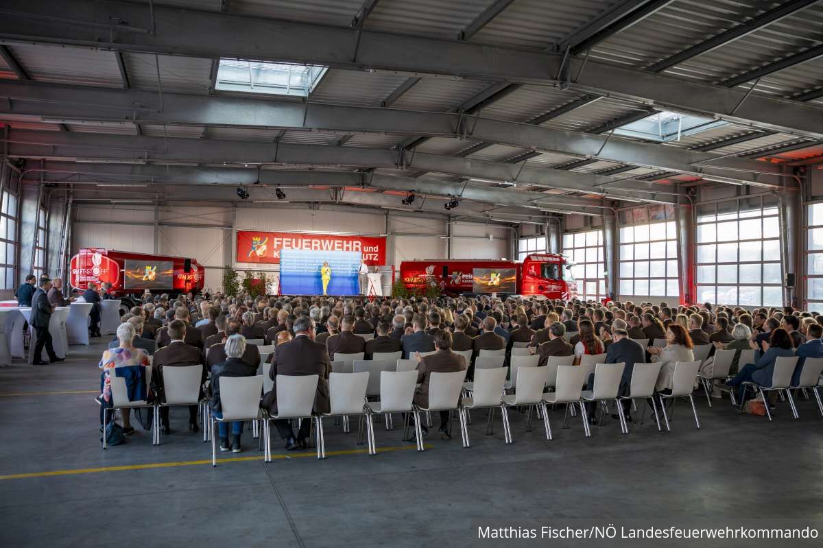 Foto 2, 27.05.2024, Jubiläums Feuerwehren ausgezeichnet - FF-Retz - 150-jähriges Gründungsjahr