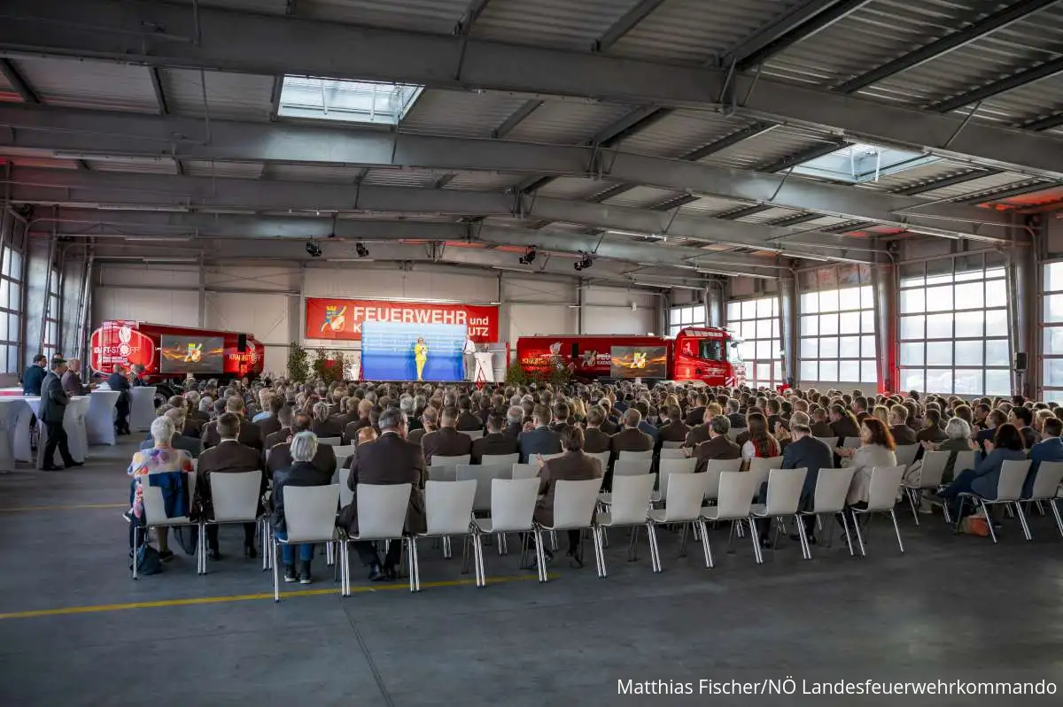 Foto 2, 27.05.2024, Jubiläums Feuerwehren ausgezeichnet - FF-Retz - 150-jähriges Gründungsjahr