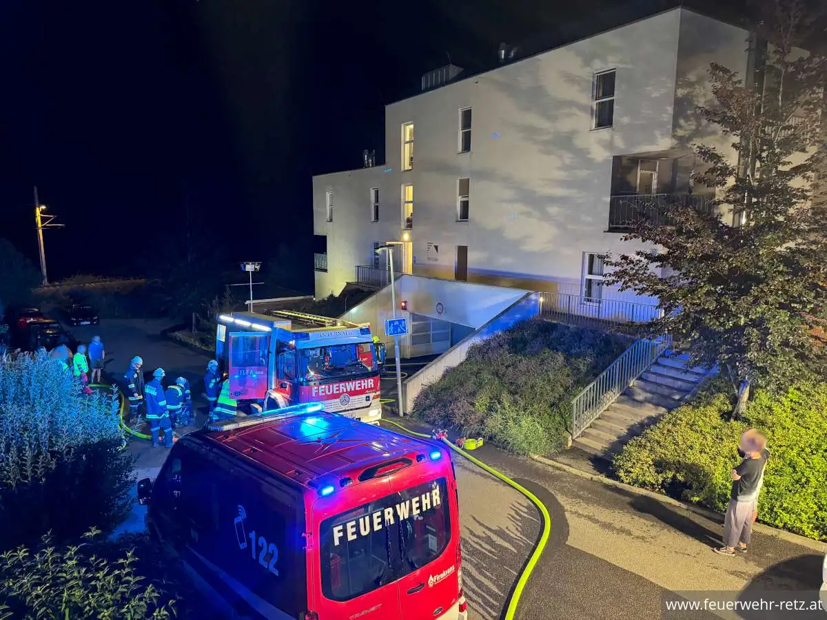 Foto 4, 04.07.2024, Brandeinsatz - PKW-Brand in Tiefgarage