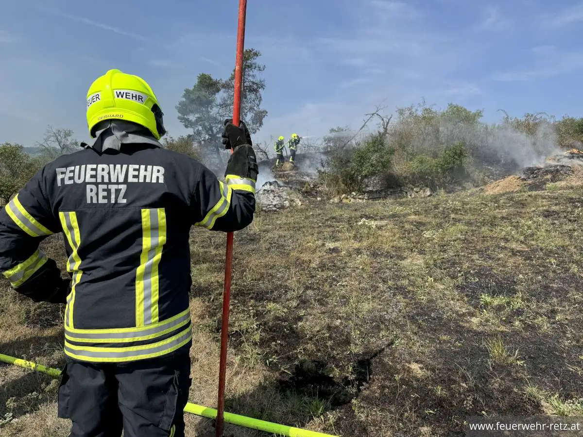 Foto 5, 04.09.2024, Einsatzreicher Tag für die Feuerwehr Retz - Flurbrand, Brandmelderalarm, Gasunfall