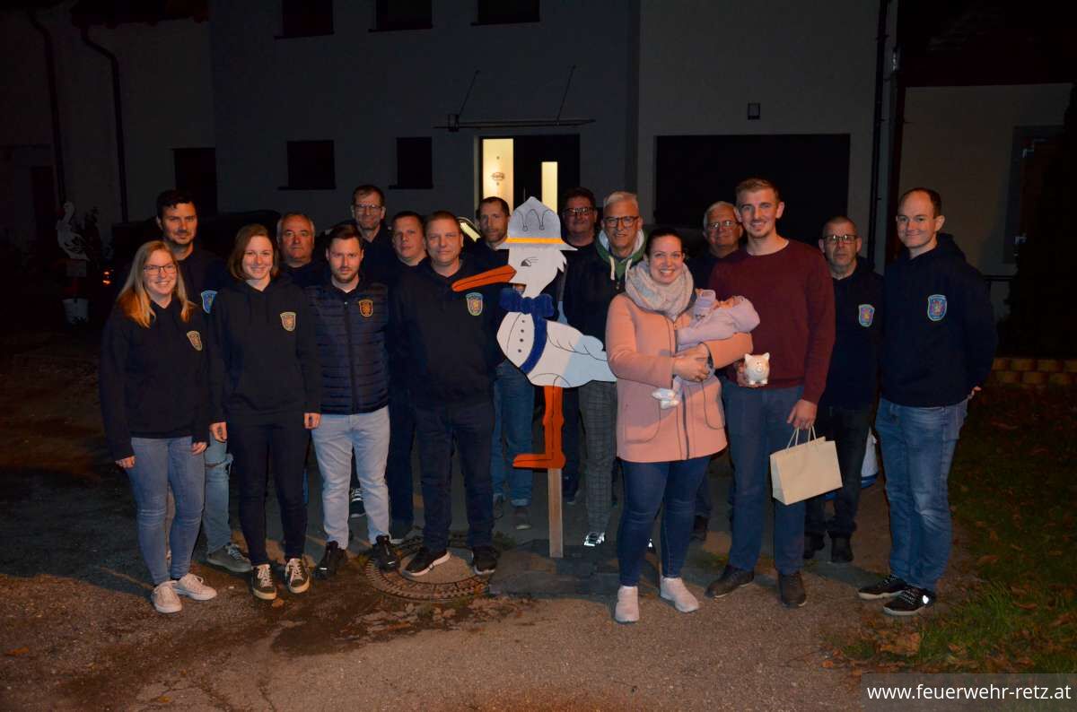 Foto 5, 23.10.2024, Der Feuerwehr - Storch ist gelandet