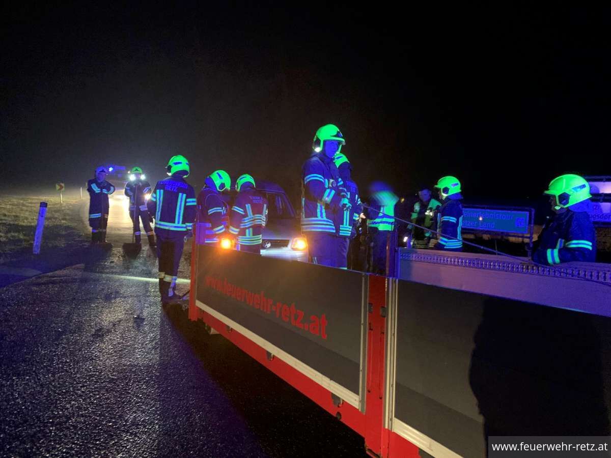 Foto 5, 27.10.2024, Technischer Einsatz - PKW-Bergung nach Verkehrsunfall 