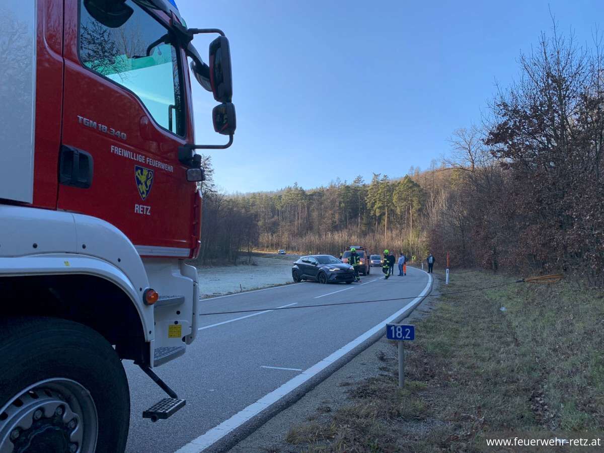 Foto 1, 27.12.2024, Technischer Einsatz - PKW-Bergung Foto 1, 27.12.2024, Technischer Einsatz - PKW-Bergung