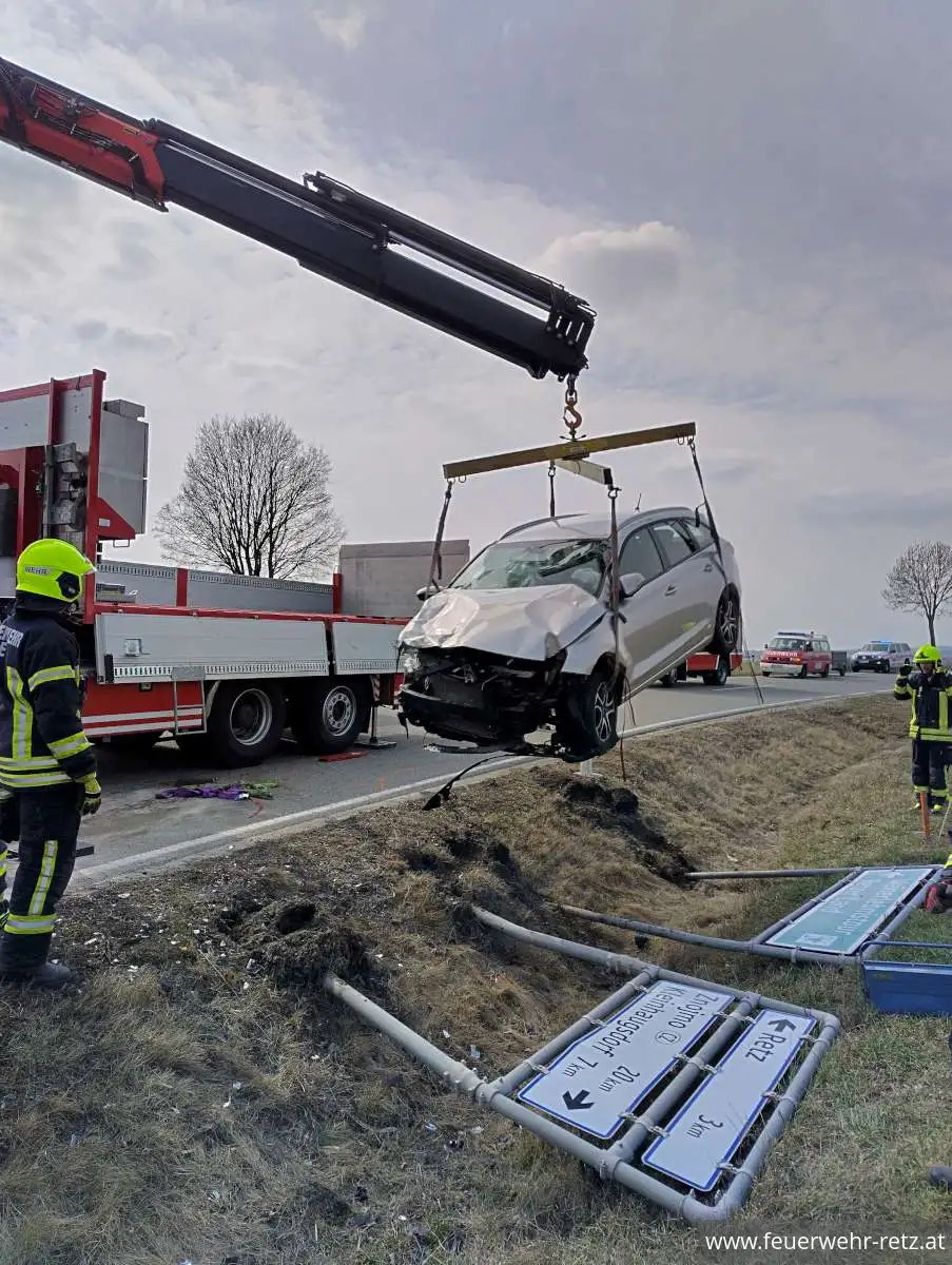 Foto 6, 24.03.2025, Technischer Einsatz - Verkehrsunfall auf Retzer Spange