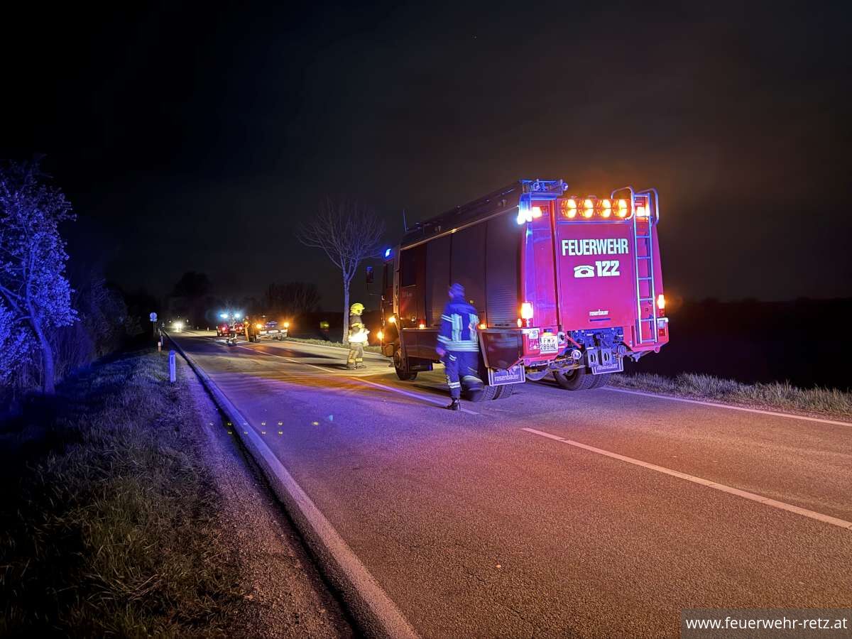 Foto 1, 11.04.2025, Technischer Einsatz - Fahrzeugbergung nach Wildunfall