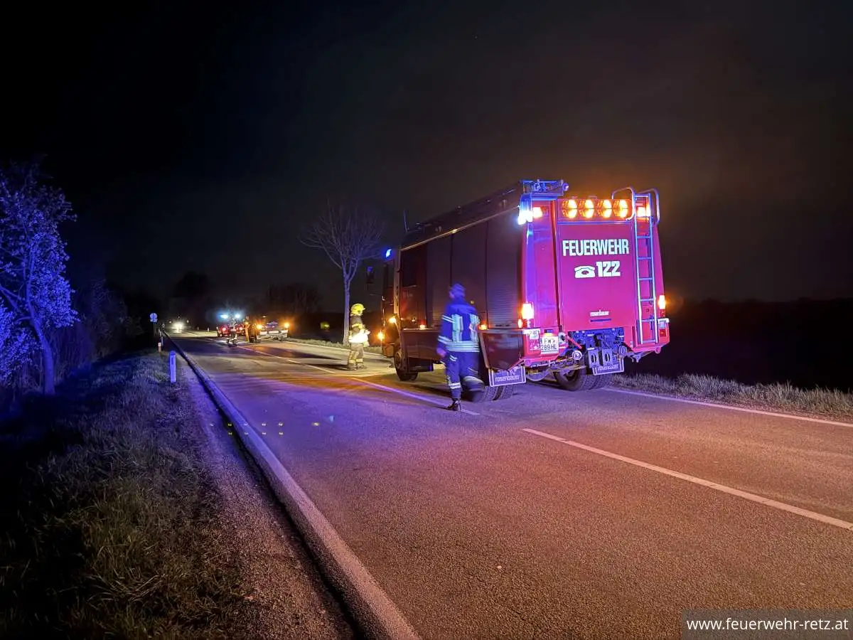 Foto 1, 11.04.2025, Technischer Einsatz - Fahrzeugbergung nach Wildunfall
