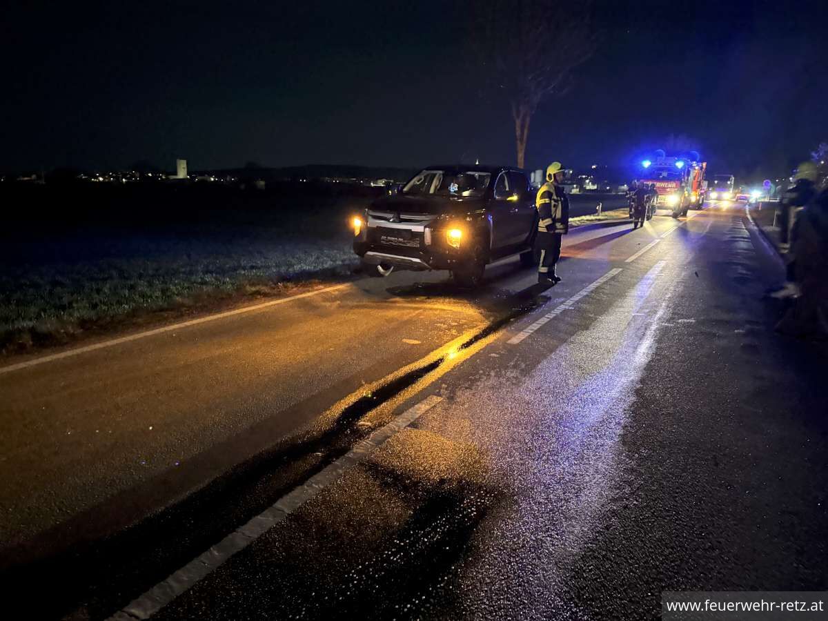 Foto 2, 11.04.2025, Technischer Einsatz - Fahrzeugbergung nach Wildunfall