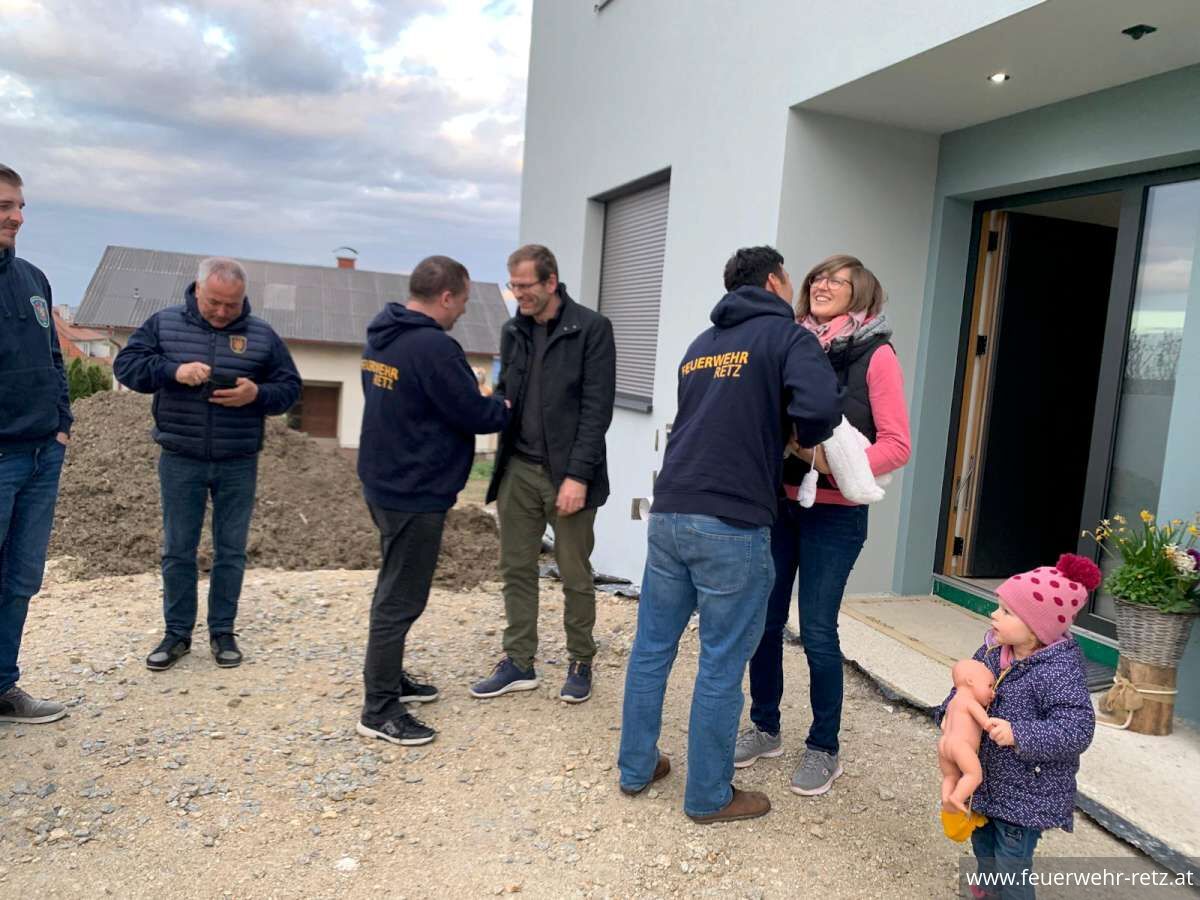 Foto 4, 14.04.2025, Der Feuerwehr - Storch ist gelandet