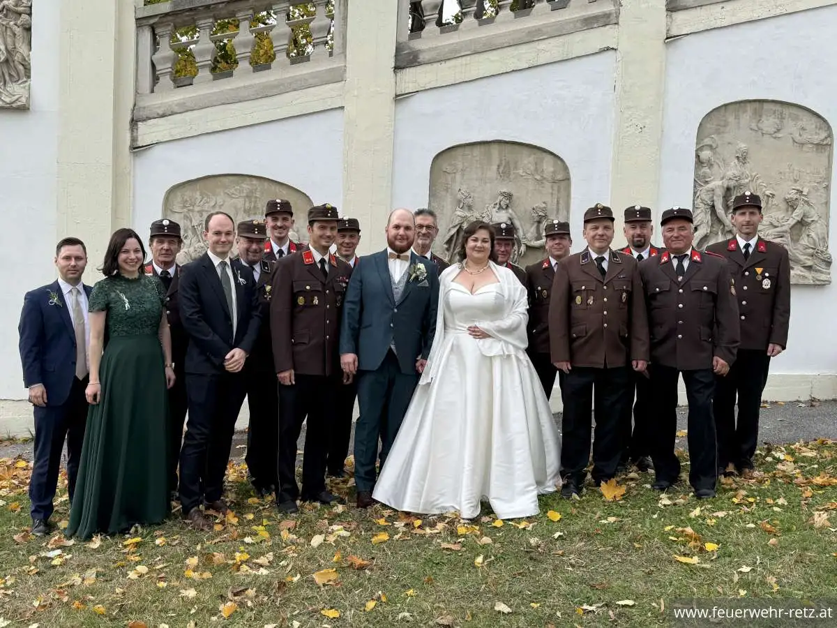Foto 15, 30.10.2025, Feuerwehrhochzeit Markus und Denise Wiklicky