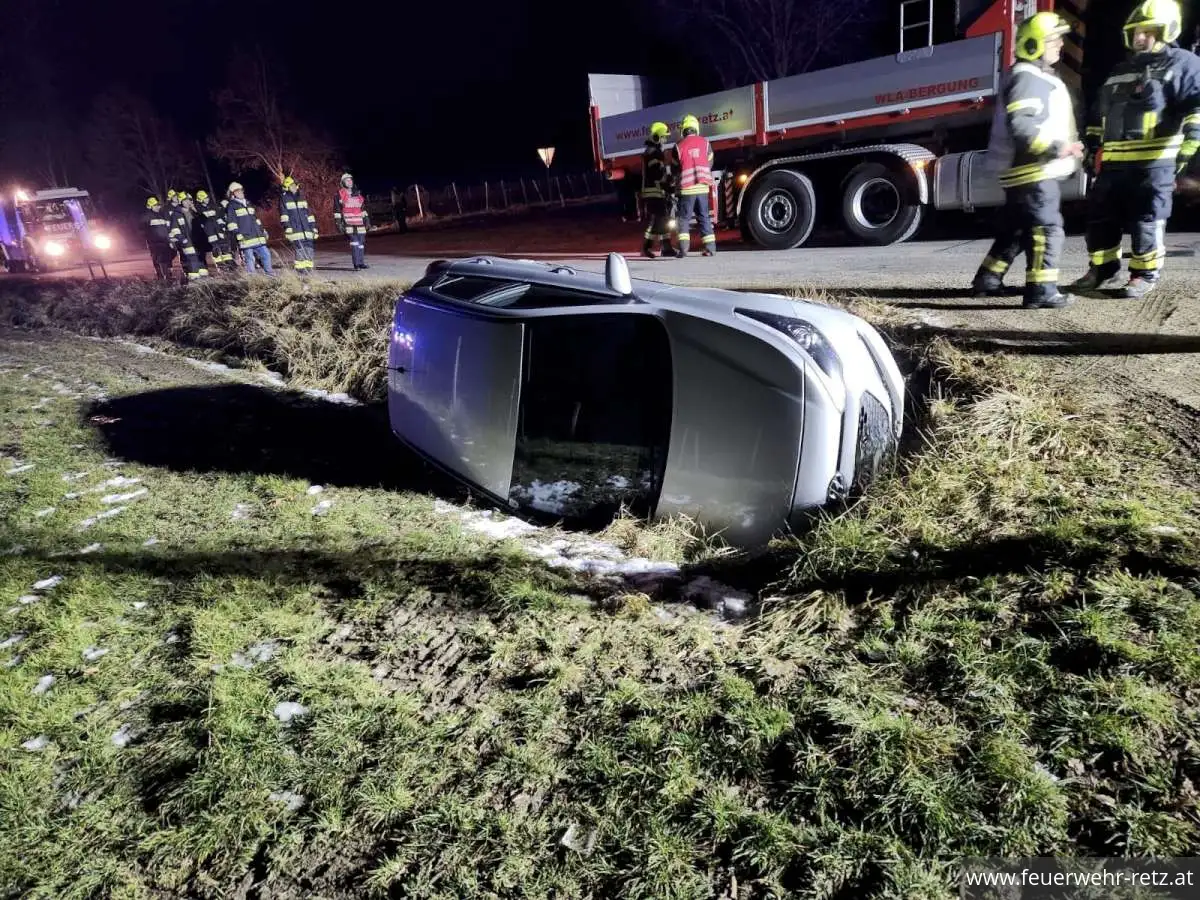 Foto 4, 29.12.2025, Fehlalarm und Verkehrsunfall - Einsatzreicher Sonntag
