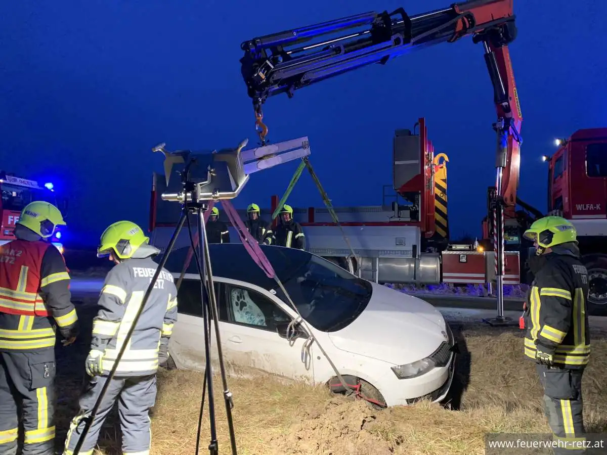 Foto 4, 11.02.2026, Technischer Einsatz - PKW-Bergung Foto 4, 11.02.2026, Technischer Einsatz - PKW-Bergung
