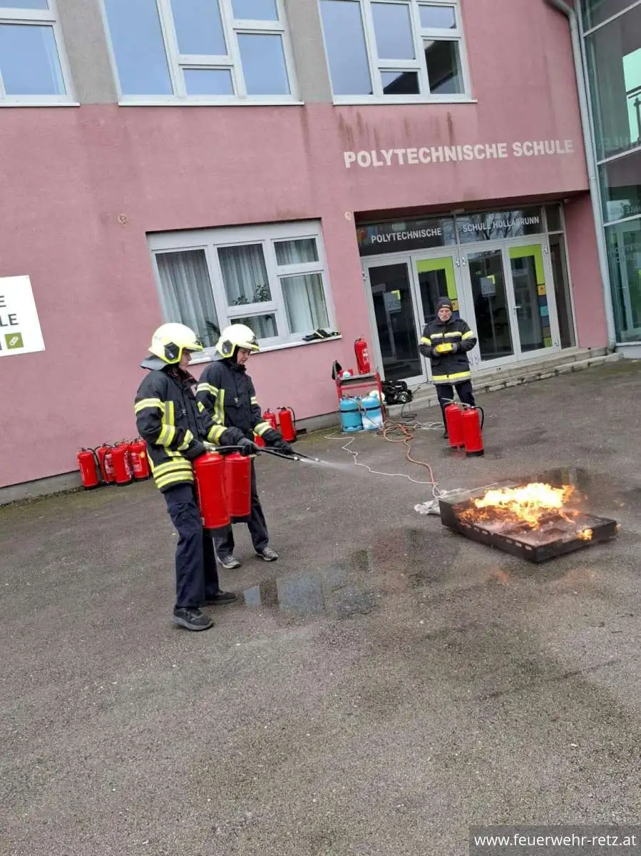 Foto 1, 23.03.2026, Erfolgreicher Wissenstest am Samstag, den 21. März der Feuerwehrjugend Retz in Hollabrunn!