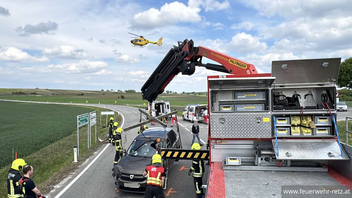 Foto 10, 11.05.2026, Technischer Einsatz - Fahrzeugbergung nach Verkehrsunfall