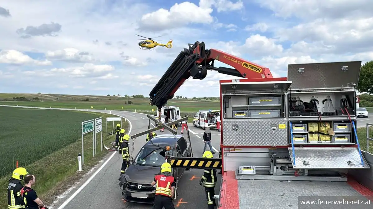 Foto 10, 11.05.2026, Technischer Einsatz - Fahrzeugbergung nach Verkehrsunfall