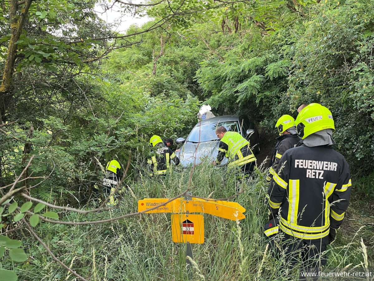 Foto 5, 05.06.2026, Technischer Einsatz - PKW-Bergung bei der Retzer Windmühle