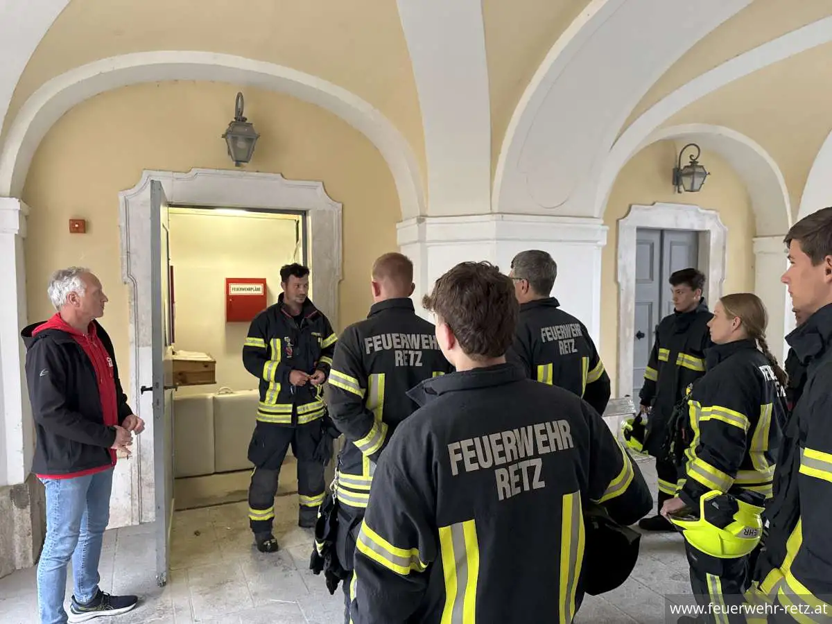 Foto 2, 11.06.2026, Gemeinsam für den Ernstfall gerüstet: Übung der FF Retz und FF Unternalb