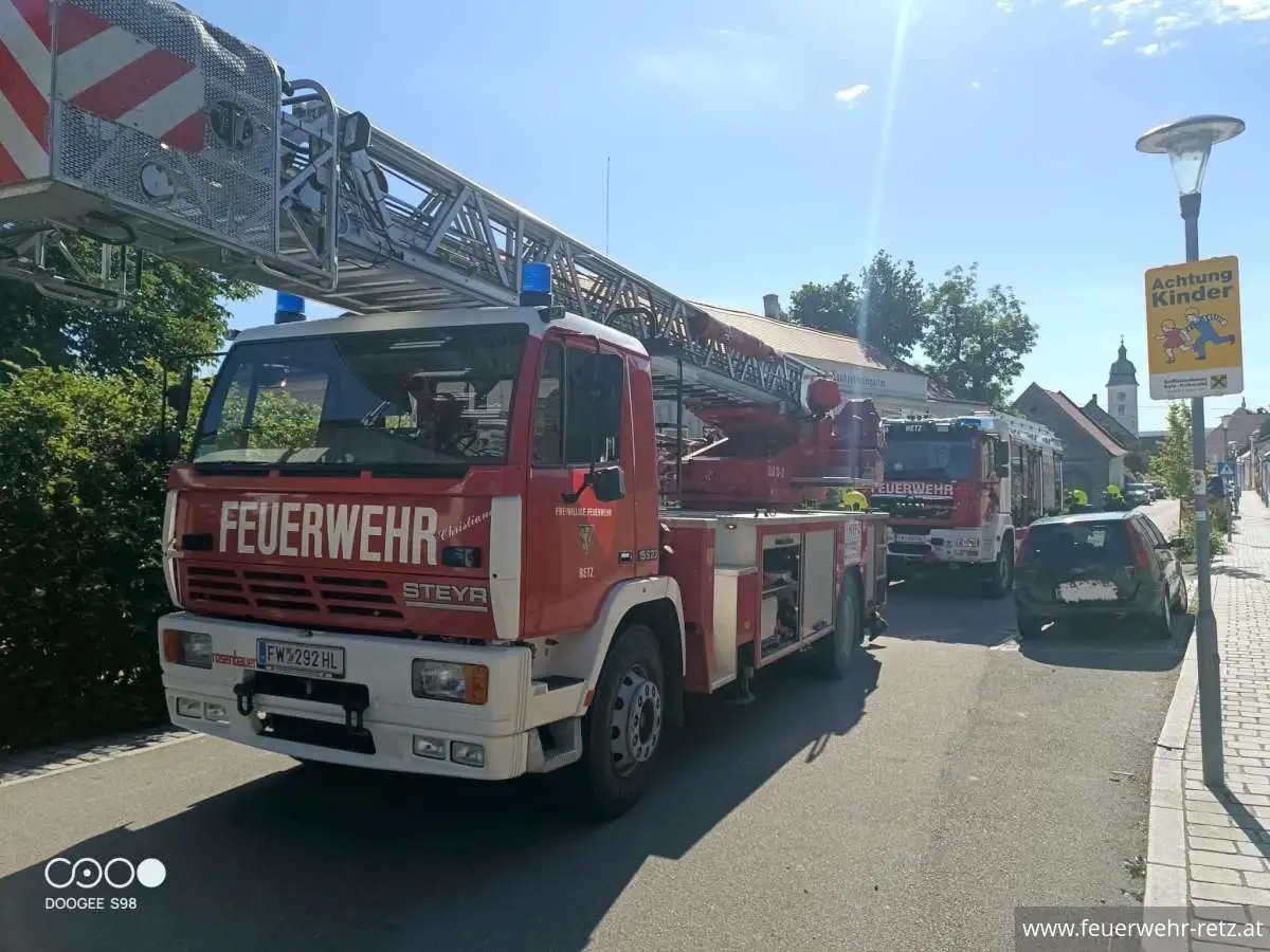 Foto 1, 15.06.2026, Erfolgreiche Übungen der Feuerwehr Retz im Kindergarten und in der Mittelschule
