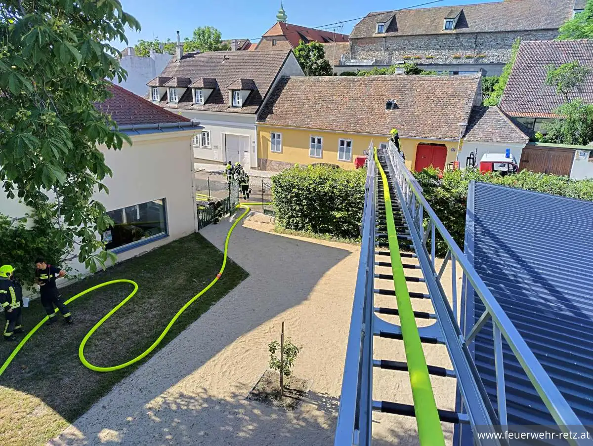Foto 7, 15.06.2026, Erfolgreiche Übungen der Feuerwehr Retz im Kindergarten und in der Mittelschule