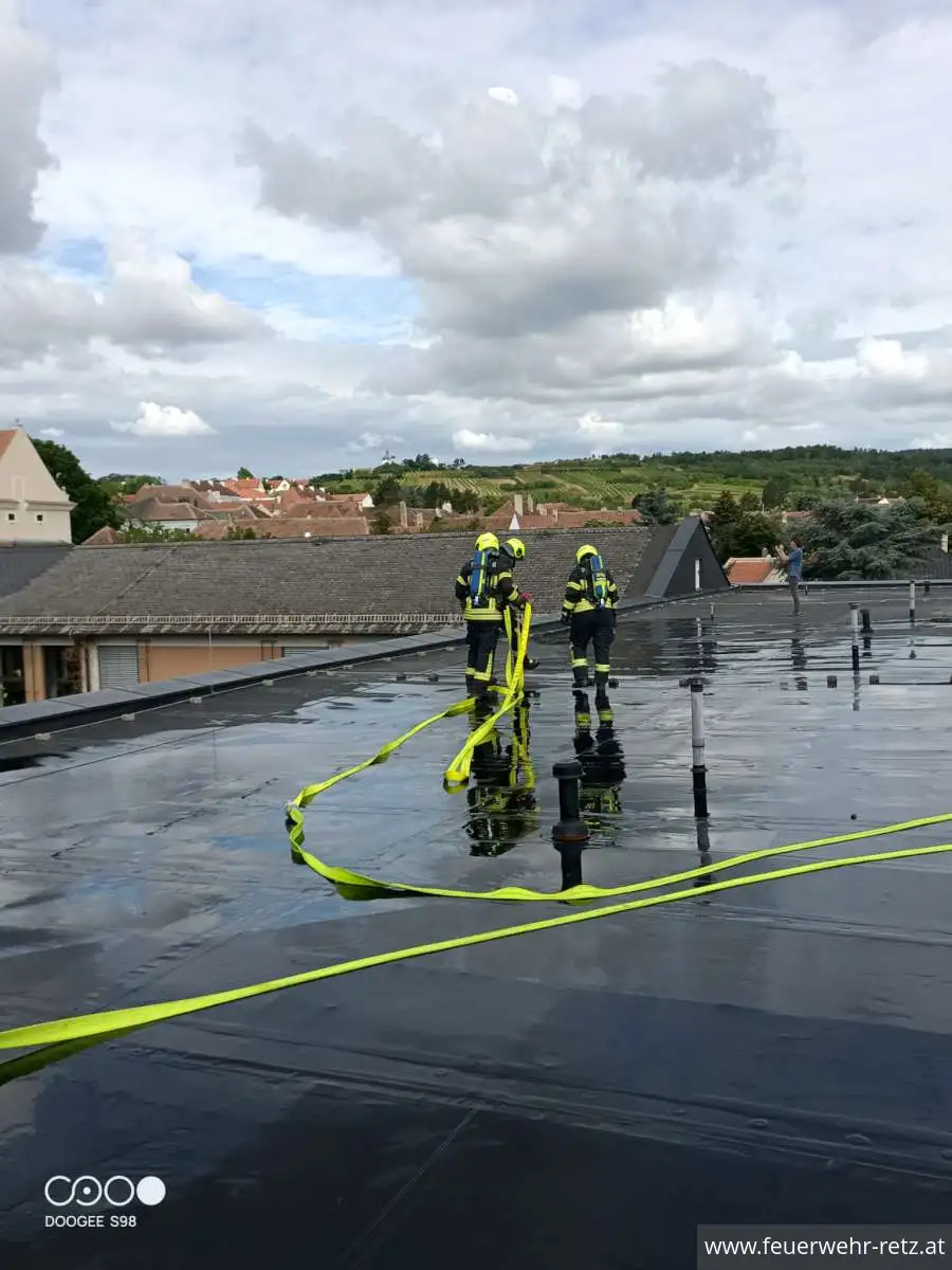 Foto 13, 15.06.2026, Erfolgreiche Übungen der Feuerwehr Retz im Kindergarten und in der Mittelschule