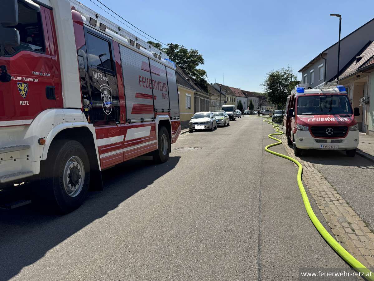 Foto 3, 10.08.2026, Brandeinsatz - Gebäudebrand in Zellerndorf