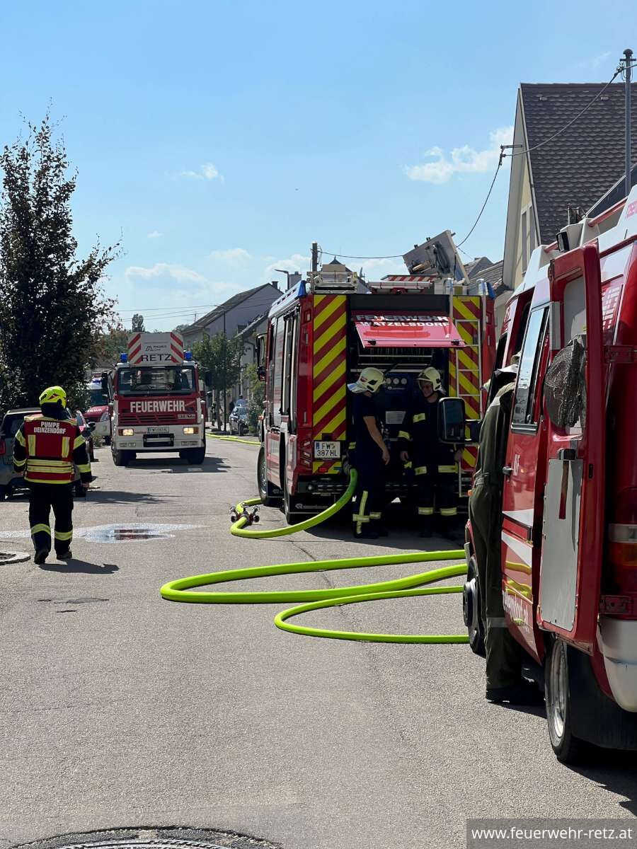 Foto 4, 10.08.2026, Brandeinsatz - Gebäudebrand in Zellerndorf