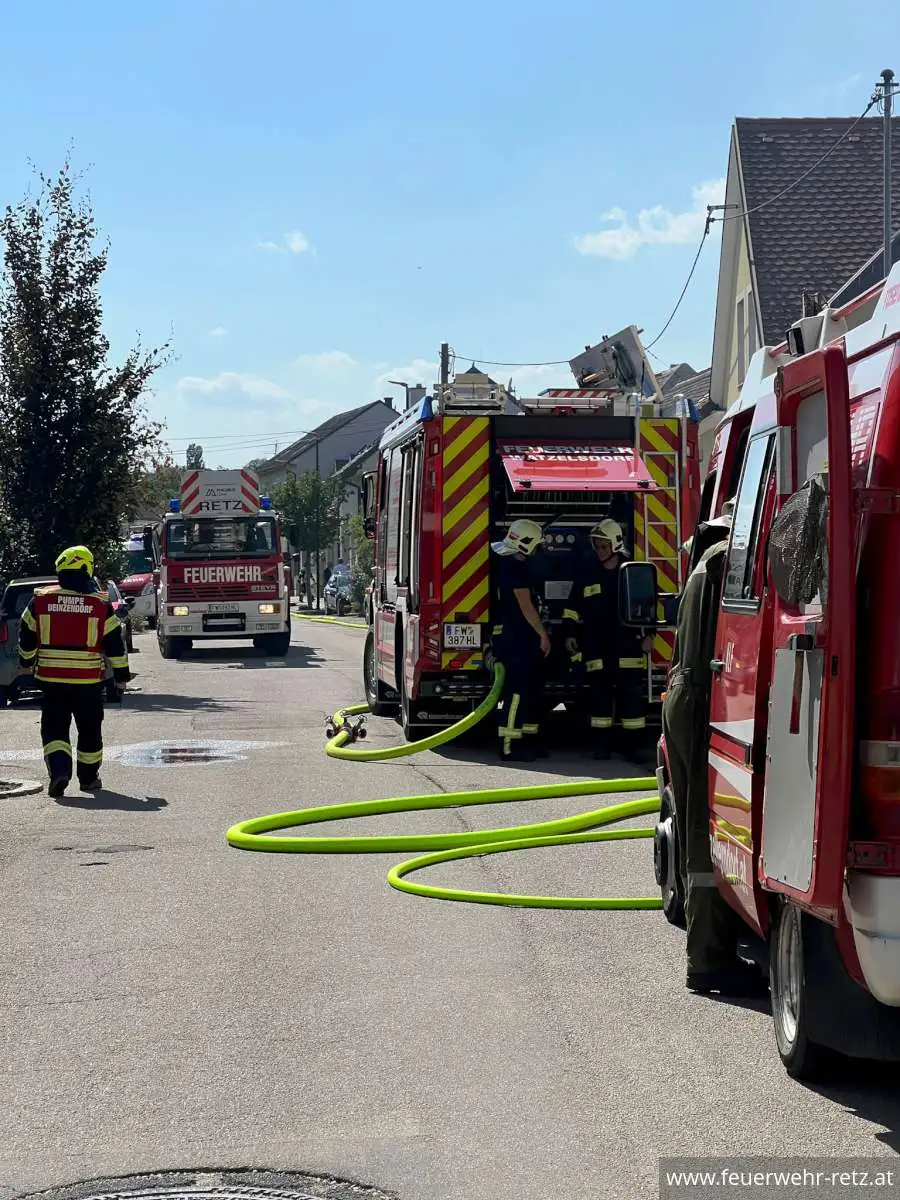 Foto 4, 10.08.2026, Brandeinsatz - Gebäudebrand in Zellerndorf