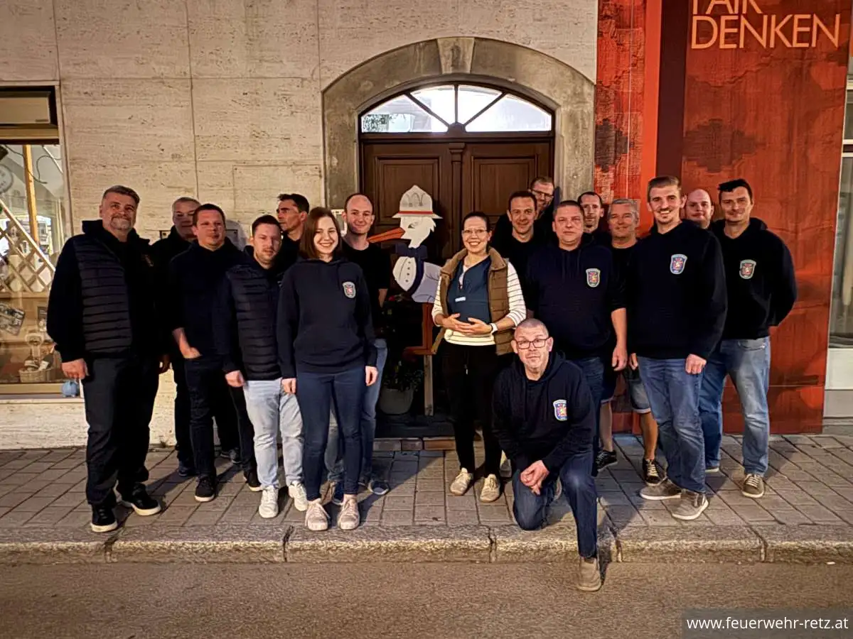 Foto 3, 05.10.2026, Der Feuerwehr - Storch ist gelandet