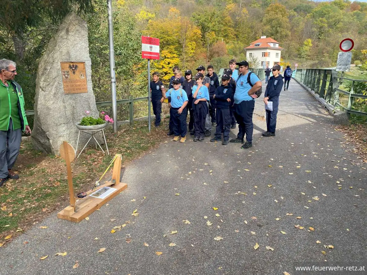 Foto 2, 19.10.2026, Feuerwehrjugend Retz erfolgreich beim Fertigkeitsabzeichen „Sicher zu Wasser & Land“