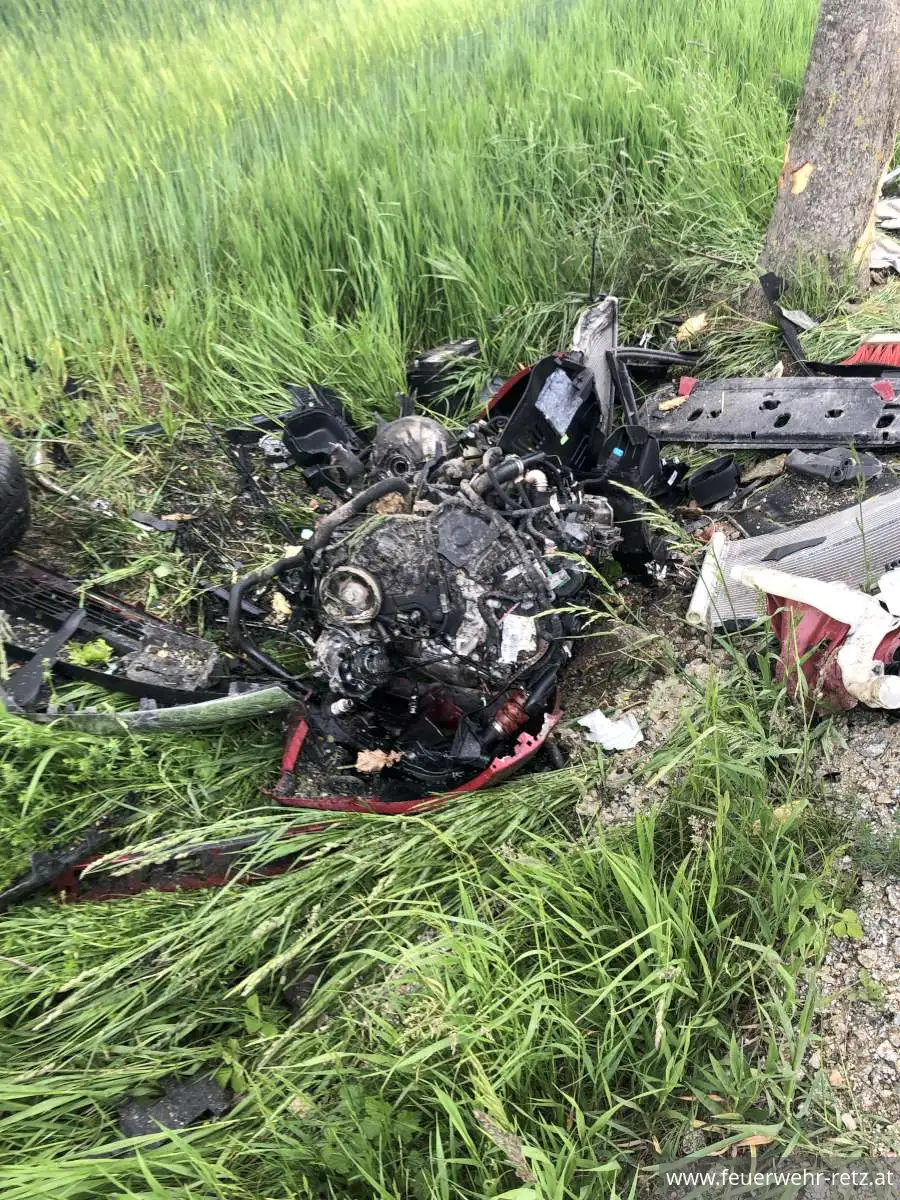 Foto 4, 25.05.2023, Technischer Einsatz - Verkehrsunfall mit eingeklemmter Person