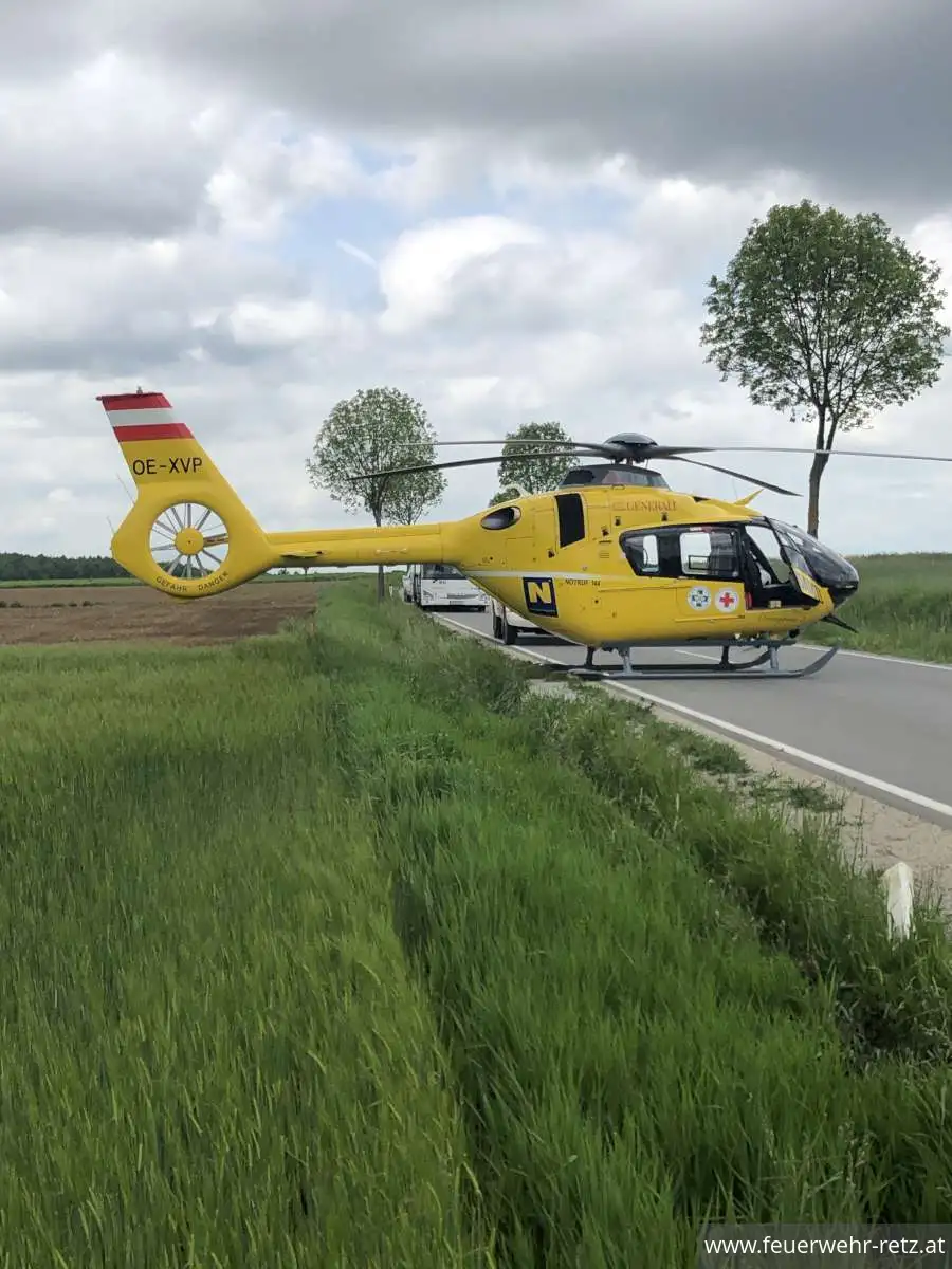Foto 5, 25.05.2023, Technischer Einsatz - Verkehrsunfall mit eingeklemmter Person