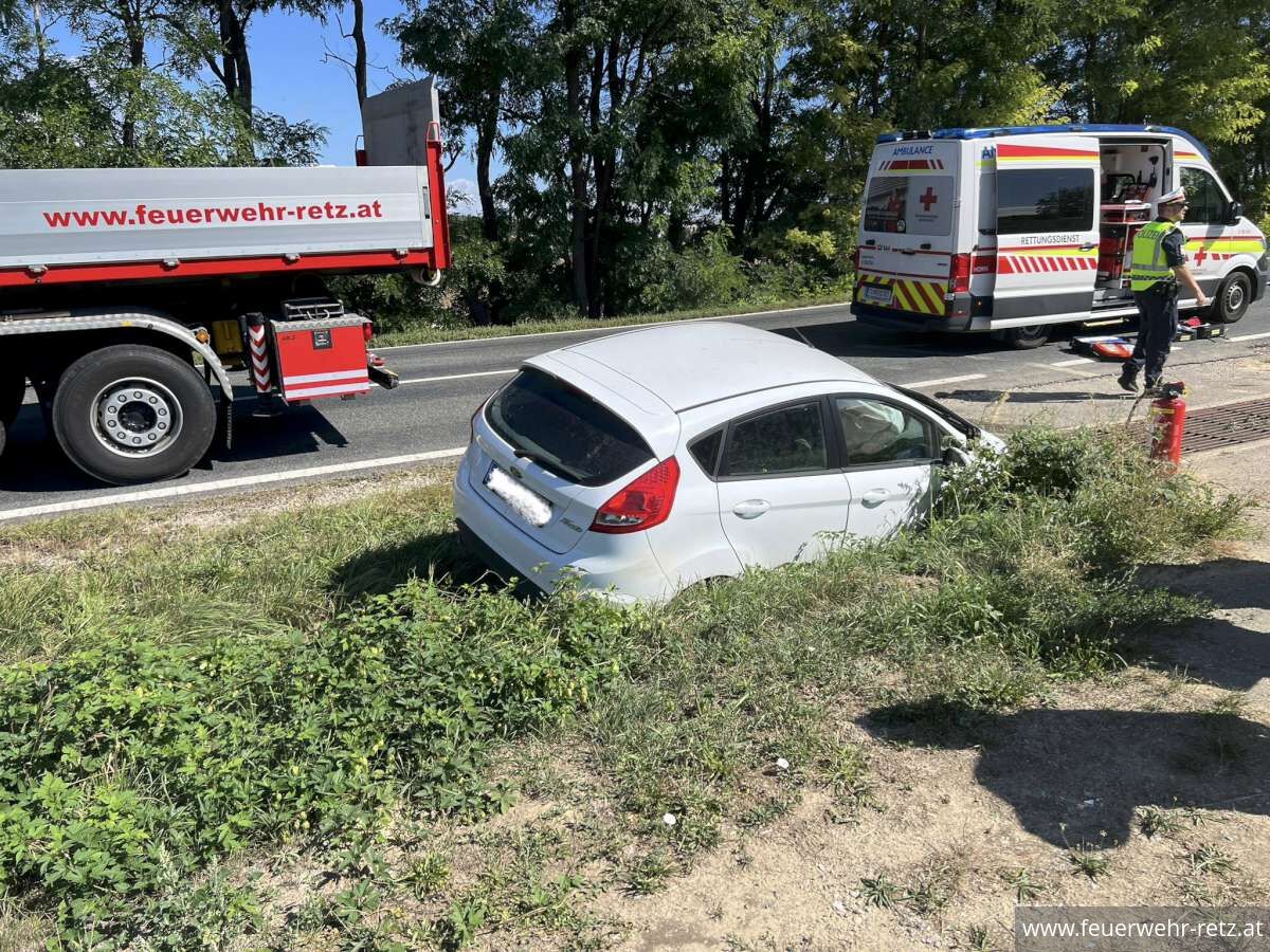 Foto 2, 02.09.2026, Technischer Einsatz - Fahrzeugbergung in Zellerndorf