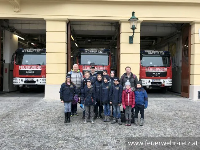 Foto 7, 13.02.2019, Jugendfeuerwehr Retz am Wiener Eistraum