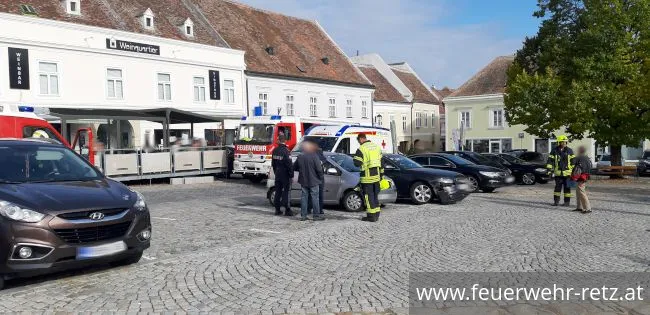 Foto 2, 18.10.2021, Technischer Einsatz - Verkehrsunfall am Retzer Hauptplatz