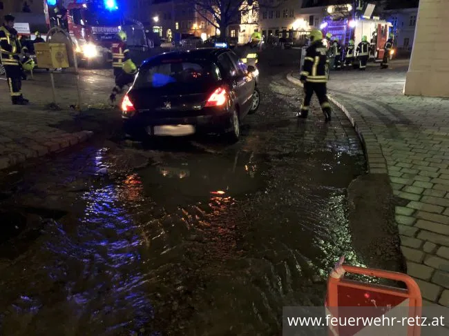 Foto 2, 11.01.2022, Technischer Einsatz - Unfall nach Wassergebrechen