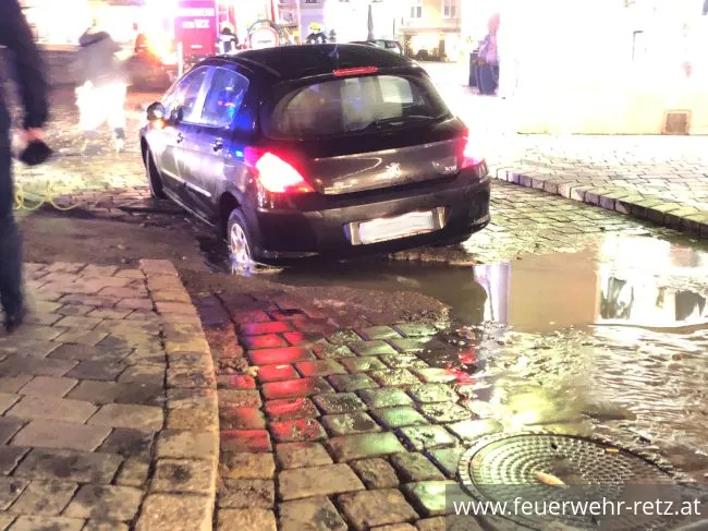 Foto 3, 11.01.2022, Technischer Einsatz - Unfall nach Wassergebrechen